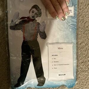 Mime Costume size 7/8 include hat, bandana, shirt w/ attached suspenders, gloves